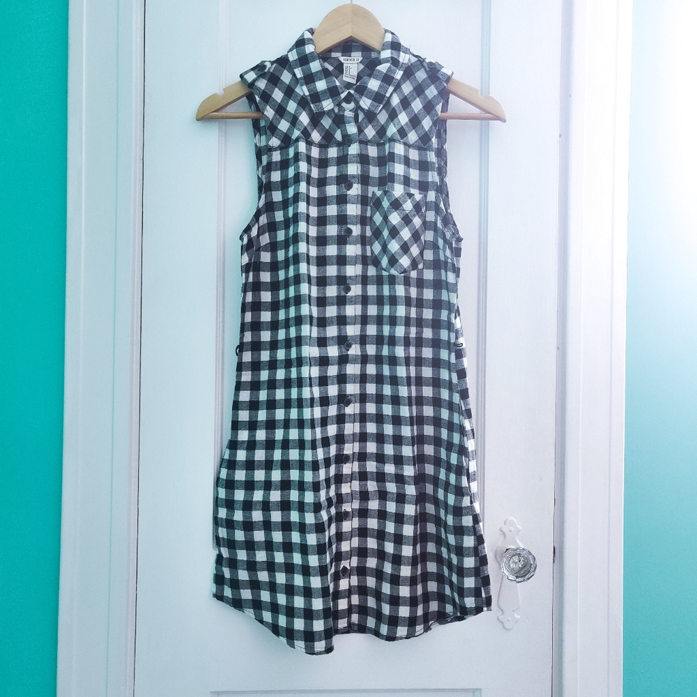 Forever 21 Black and White Plaid Sleeveless Shirt Dress